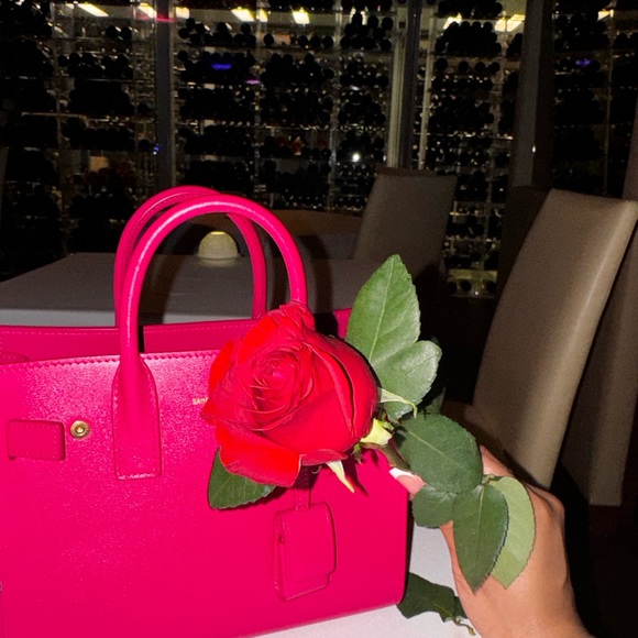 ⏰ Bookmark My Closet ⏰ - Picture 5 of 13